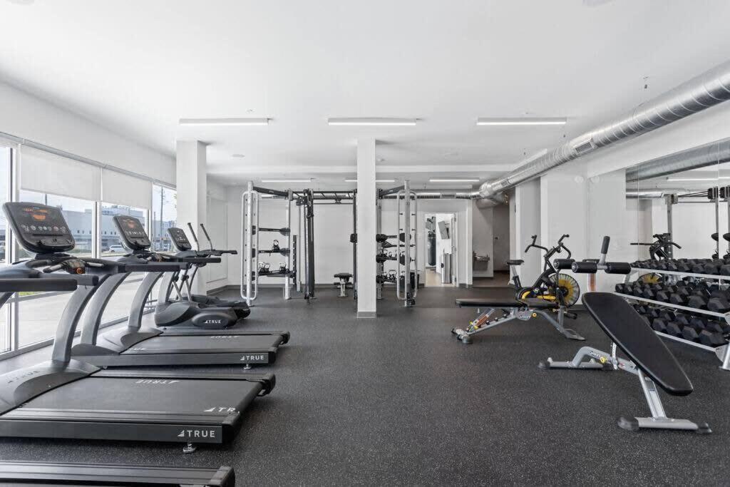 Dream Apartment Near Whole Foods Cozysuites Индианаполис Екстериор снимка