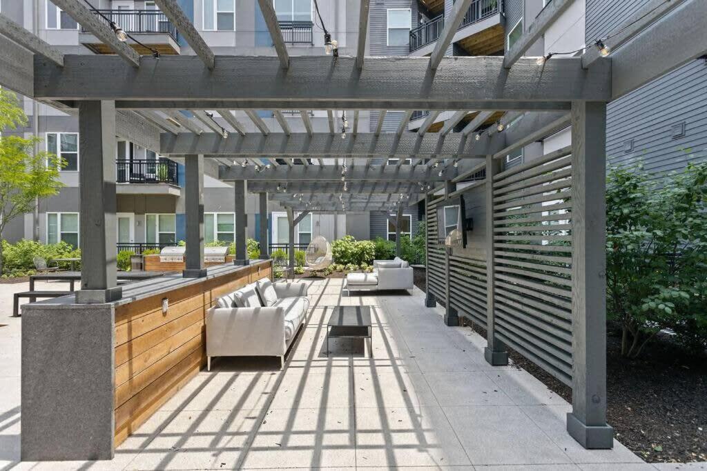 Dream Apartment Near Whole Foods Cozysuites Индианаполис Екстериор снимка